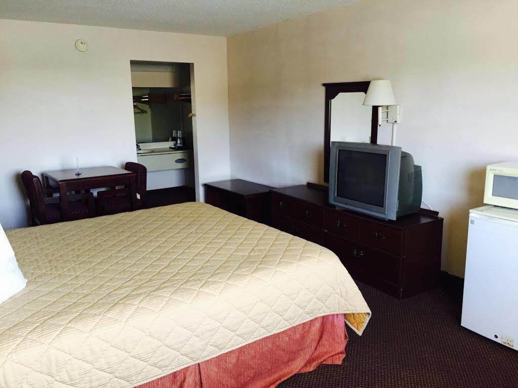 Days Inn By Wyndham Donalsonville Exterior photo